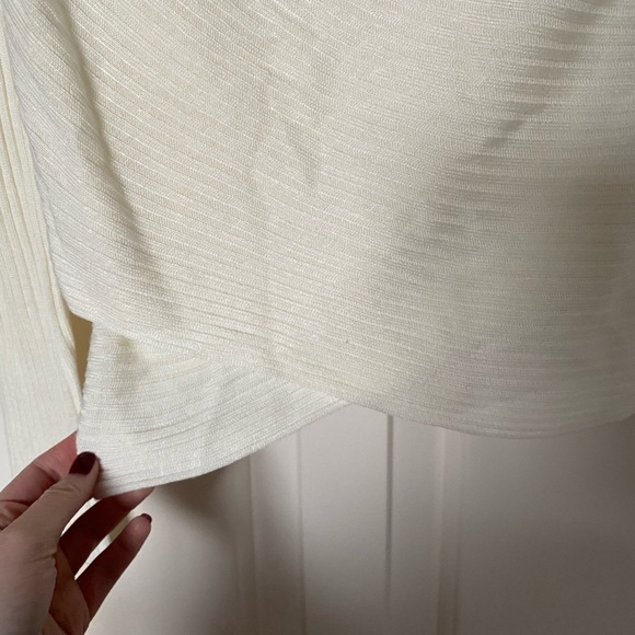NEVER WORN. White ribbed crossover sweater. - Picture 3 of 5